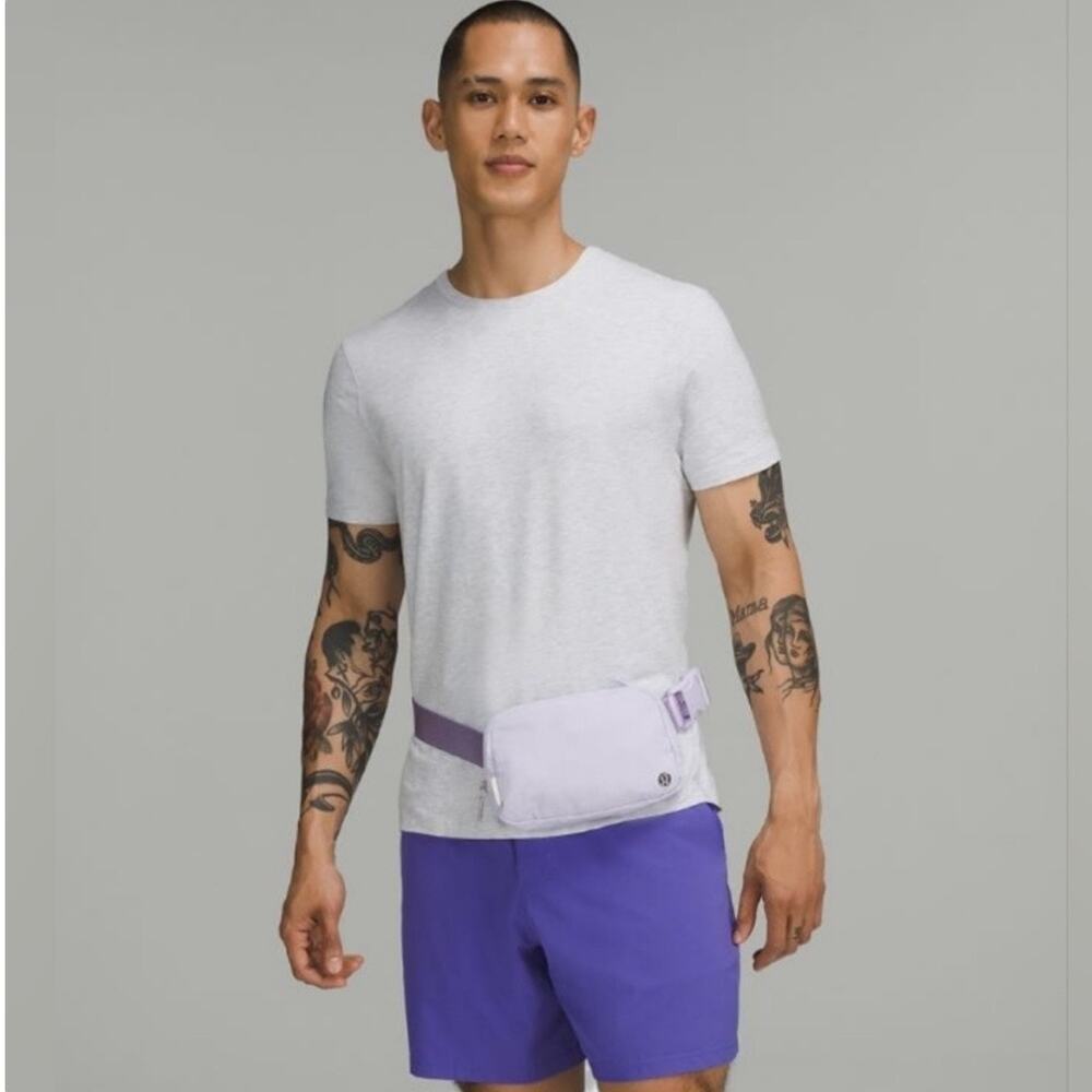 Lululemon Arhletica Everywhere Belt/Sling Bag 1L | Lavender Frost | NEW/NWT!! - Picture 16 of 16